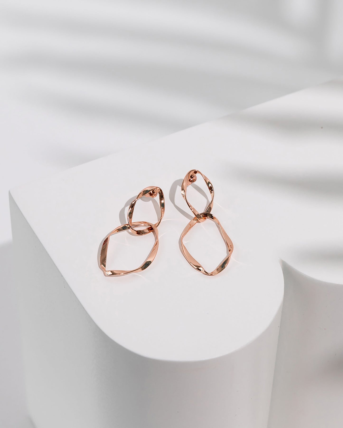 Hammered Infinity Hoop