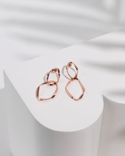 Hammered Infinity Hoop