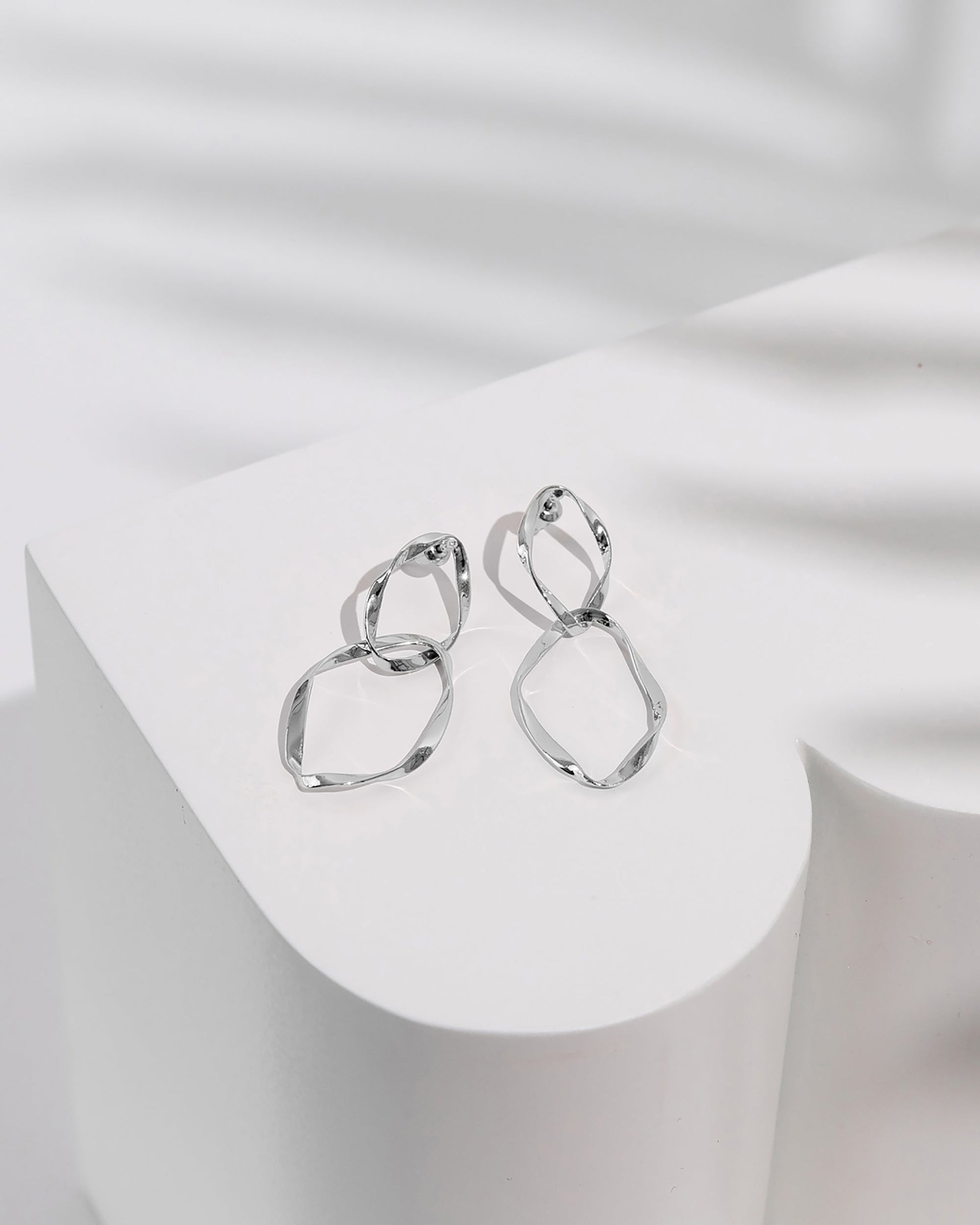 Hammered Infinity Hoop