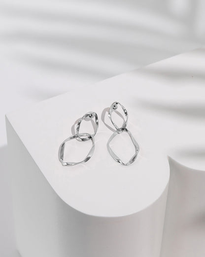 Hammered Infinity Hoop