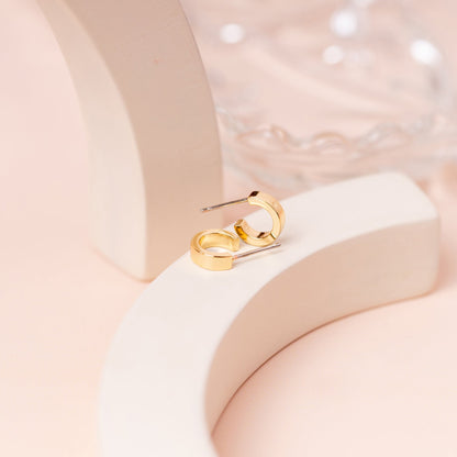 Small Squared Edge Hoops