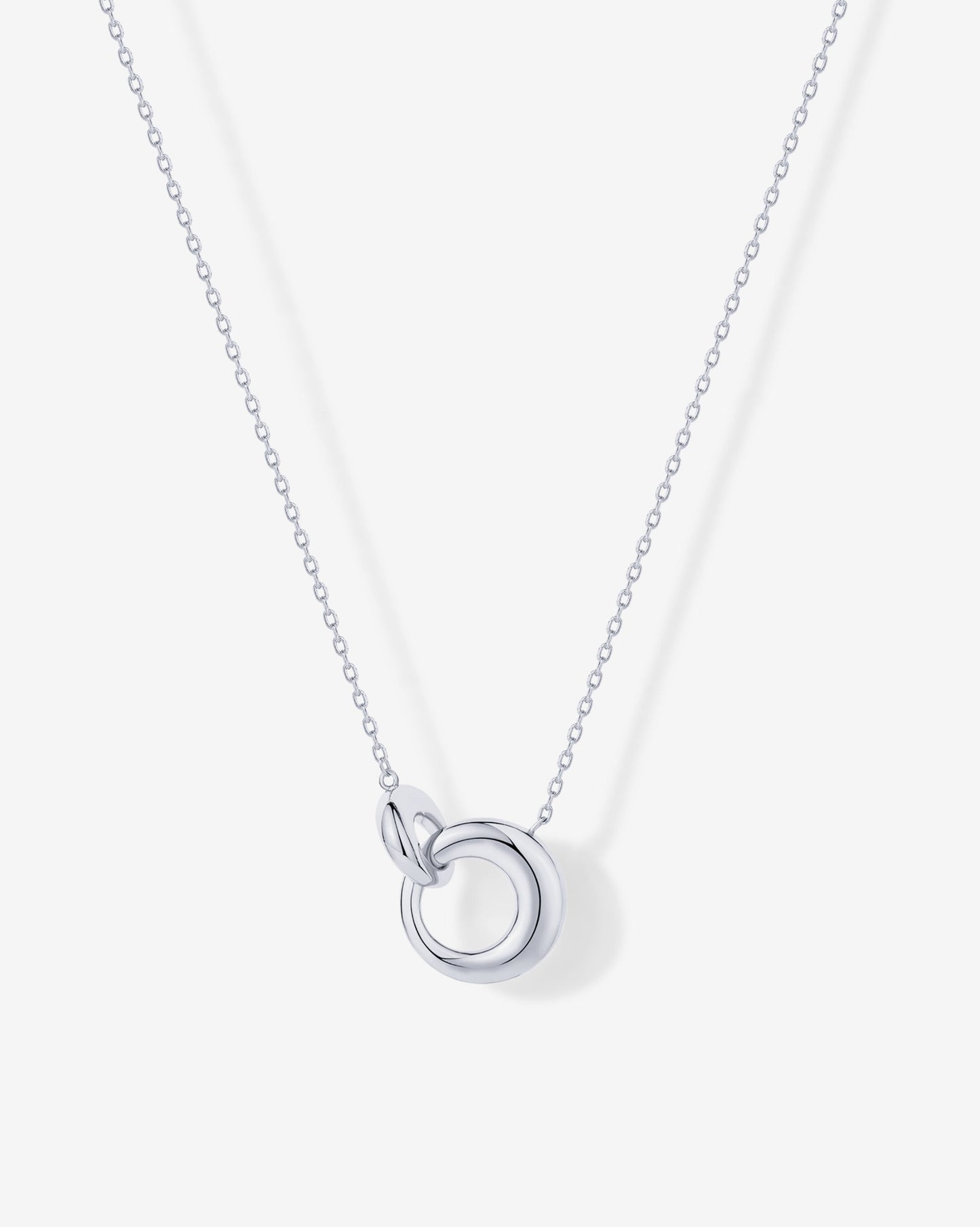 Circle Link Pendant Necklace
