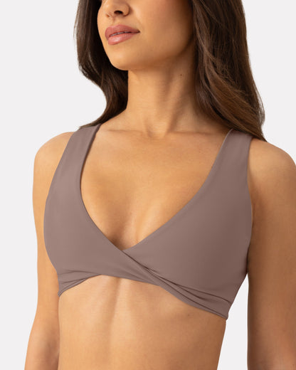 Athleisure Twist-Front Reversible Low-Impact Sports Bra