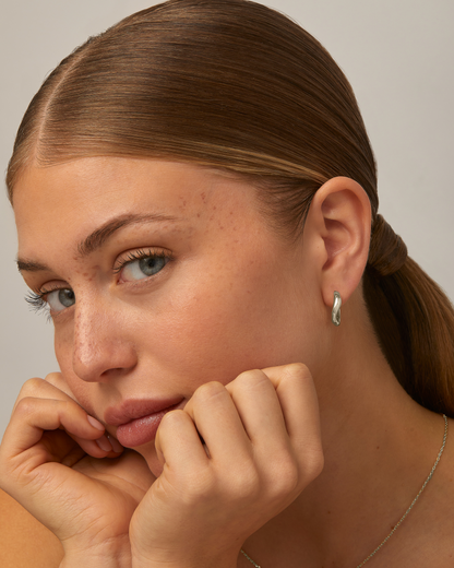 Mar Wavy Hoops