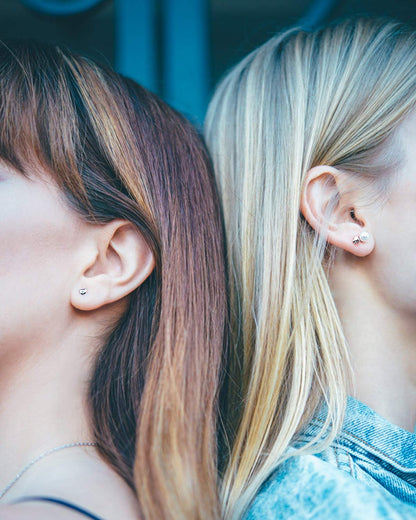 Amor Studs